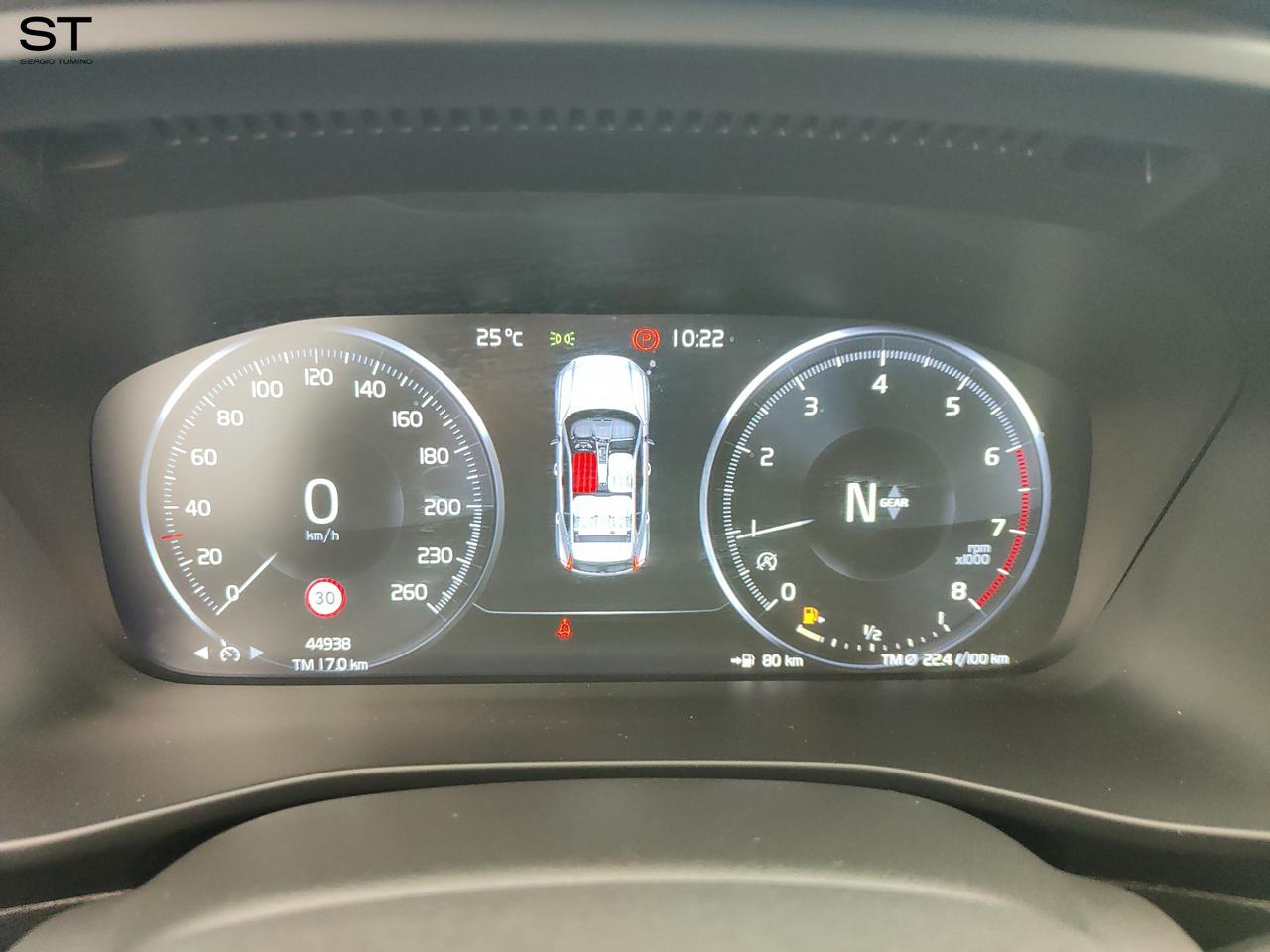VOLVO XC40 (2017-->) - XC40 T2 Essential