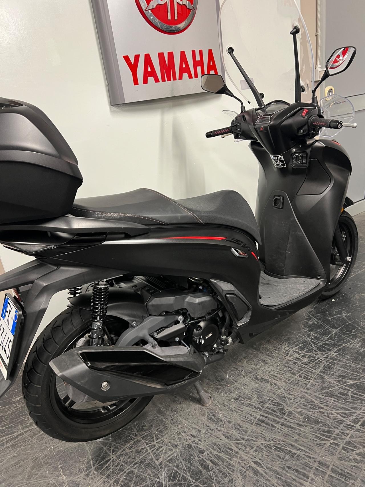 Honda SH 350 Sport