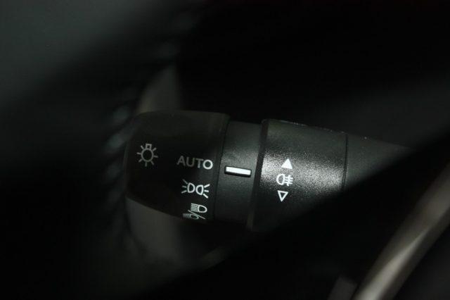 PEUGEOT 208 1200 PURETECH STYLE 75 CV KM 0