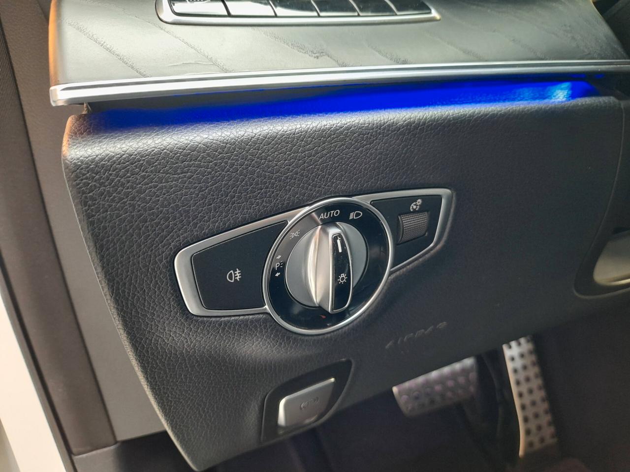 MERCEDES E 220 D AMG LINE BERLINA