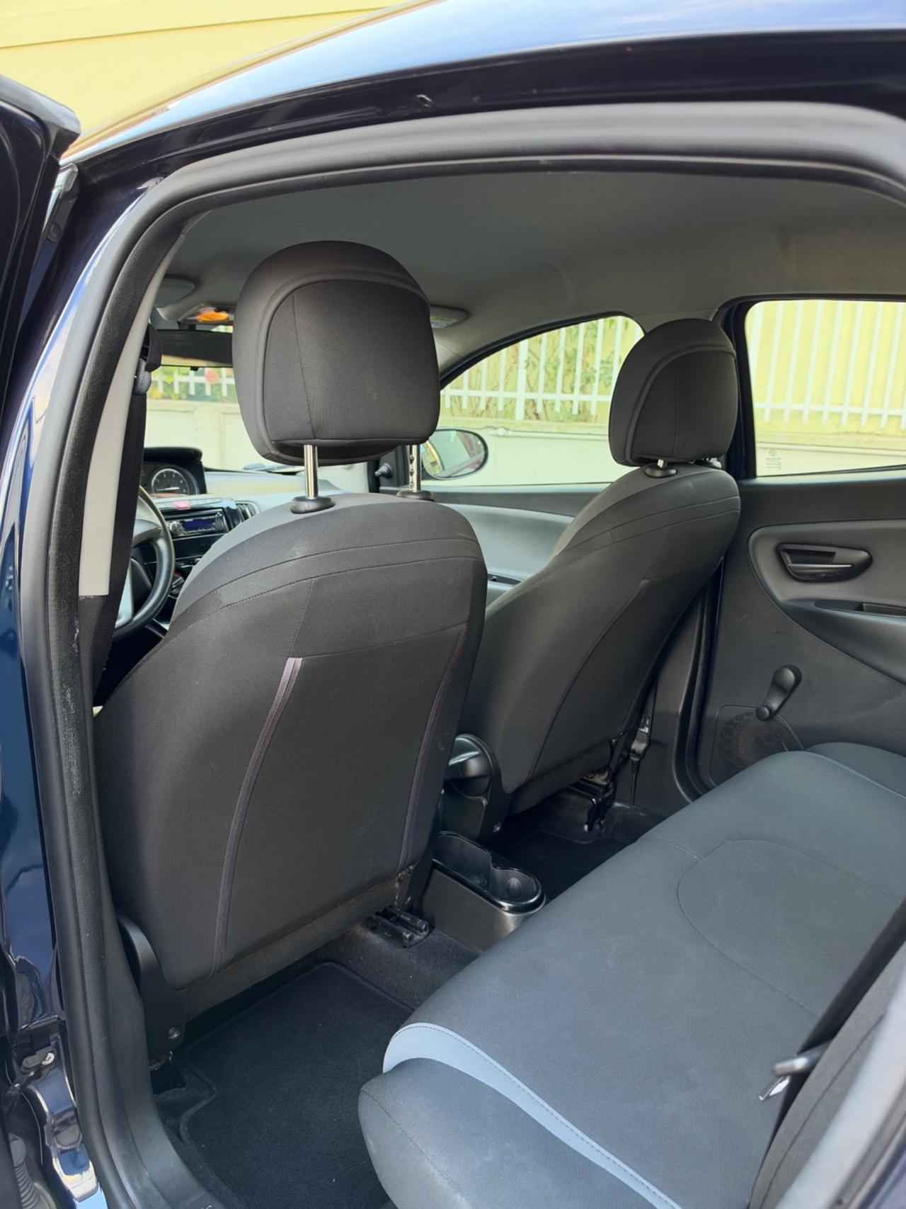 Lancia Ypsilon 1.3 MJT 16V 80 CV 5 porte S&S Silver