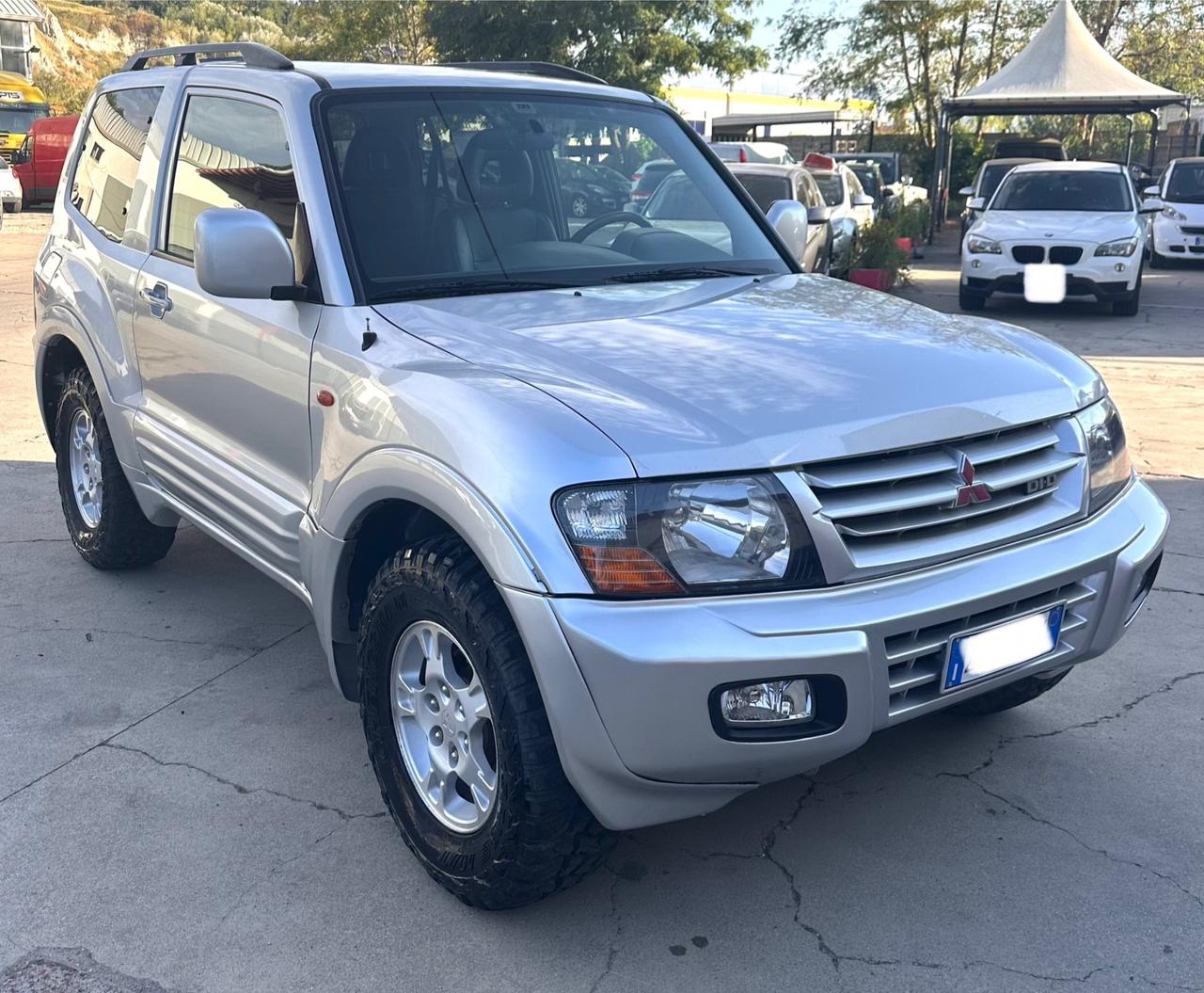 Mitsubishi Pajero 3.2 DI-D 165cv 3p. GLS GANCIO TRAINO