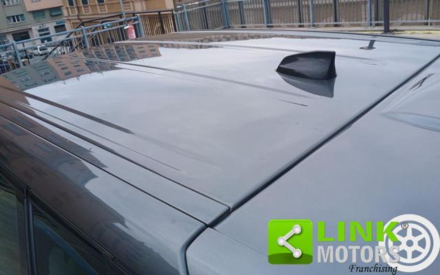 LAND ROVER Range Rover Evoque 2.0 eD4 5p. Pure