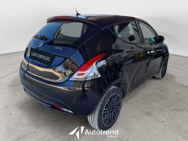 Lancia Ypsilon 1.0 FireFly 70 CV Hybrid Ecochic Gold S&S
