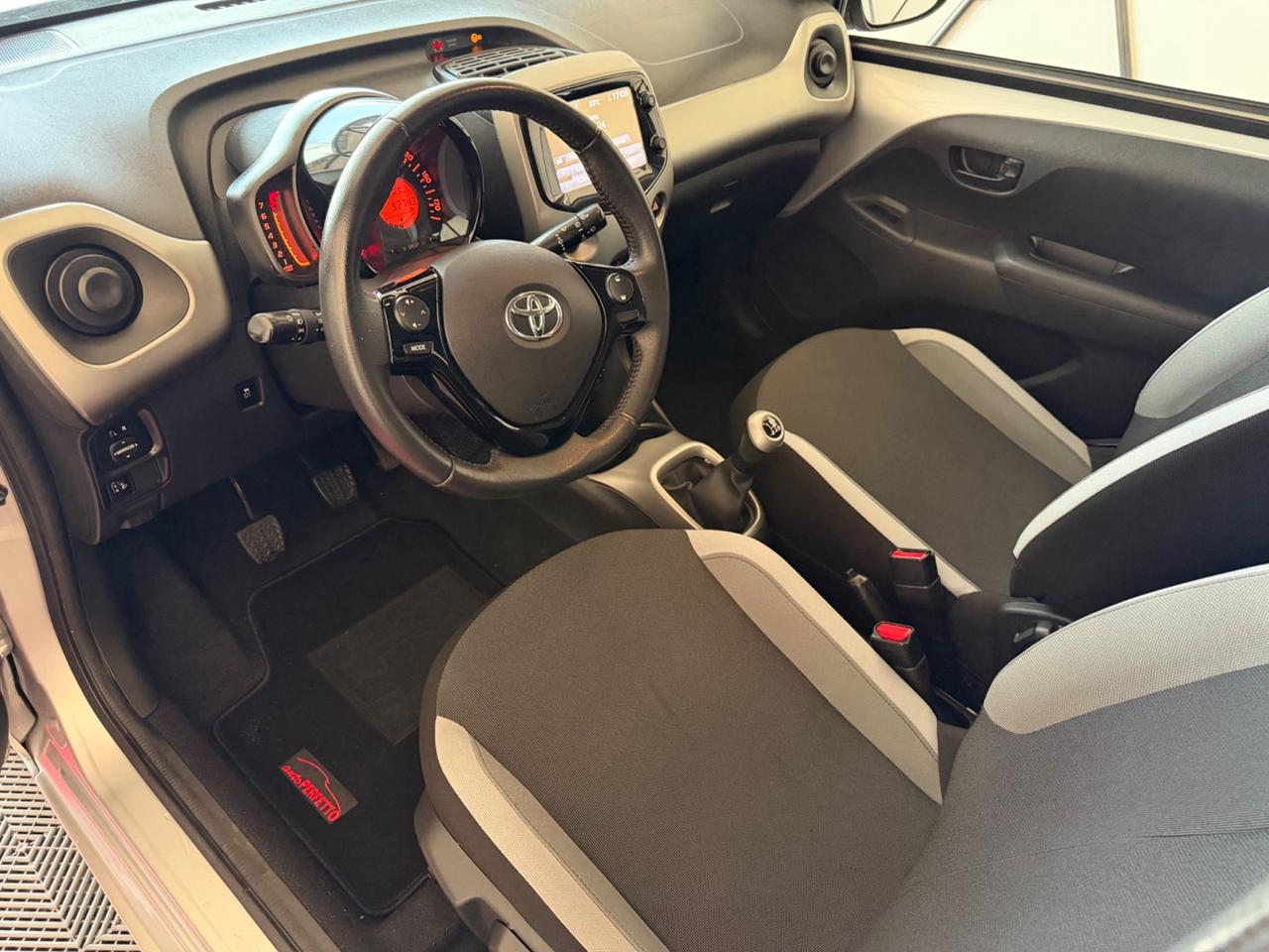 Toyota Aygo 1.0 VVT-i 69 CV 5 porte x-wave