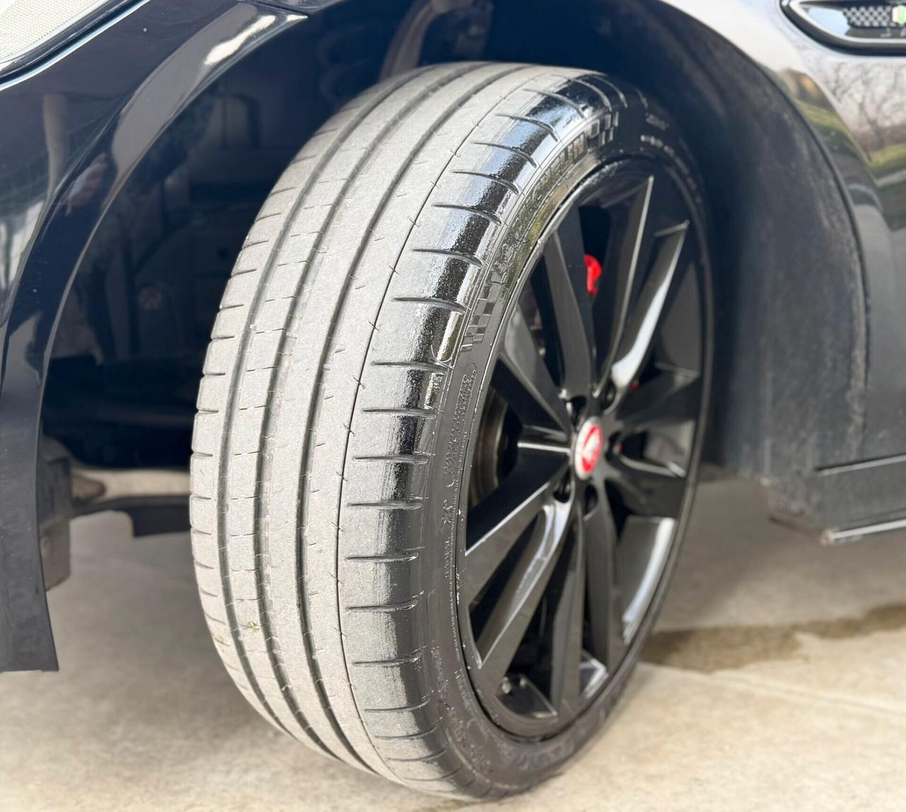 Jaguar XE 2.0 D Turbo R-Sport