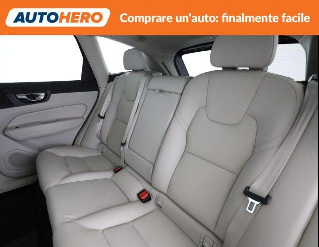 VOLVO XC60 B4 (d) AWD automatico Plus Dark