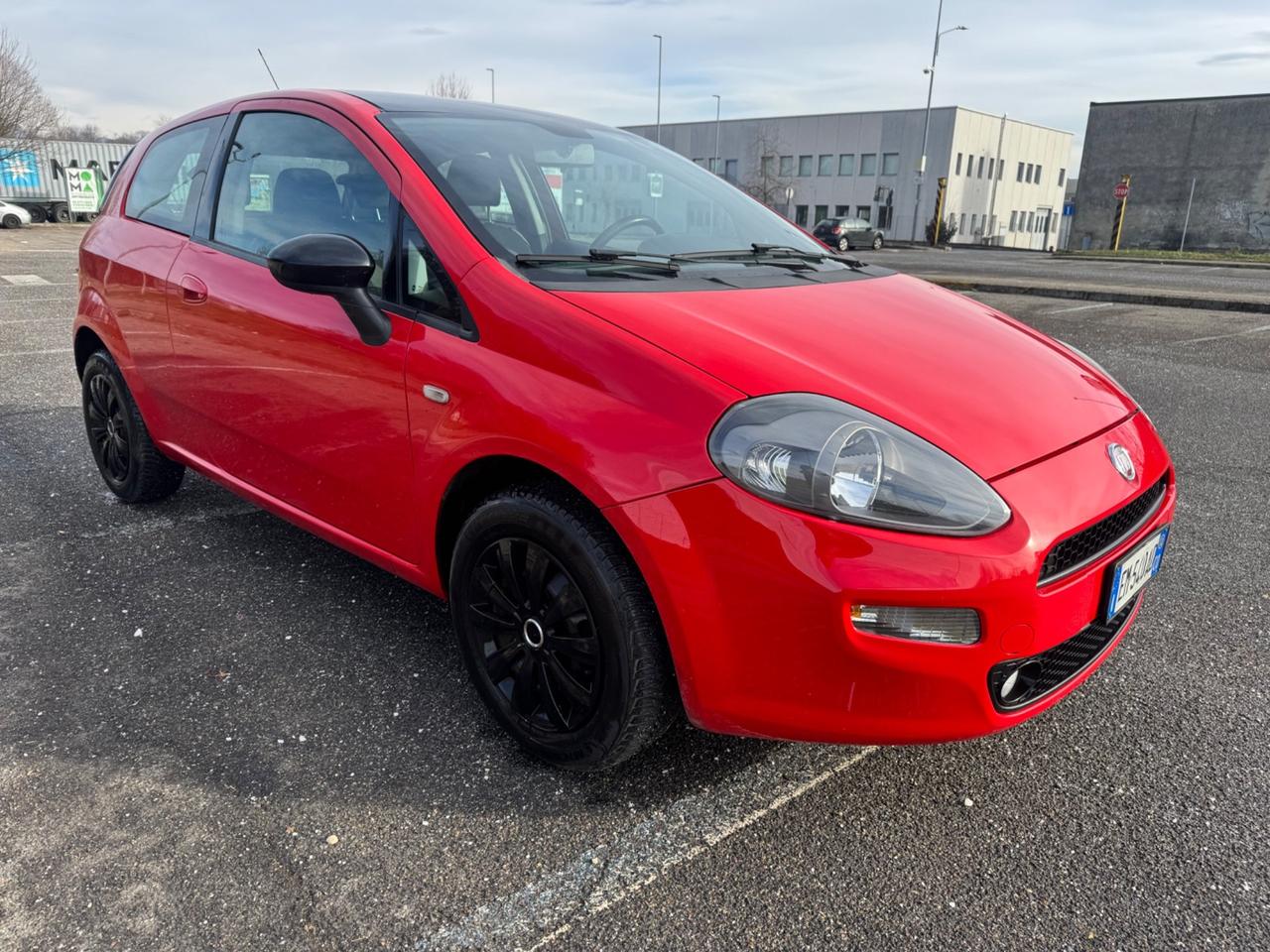 Fiat Punto bicolor idonea ai neopatentati