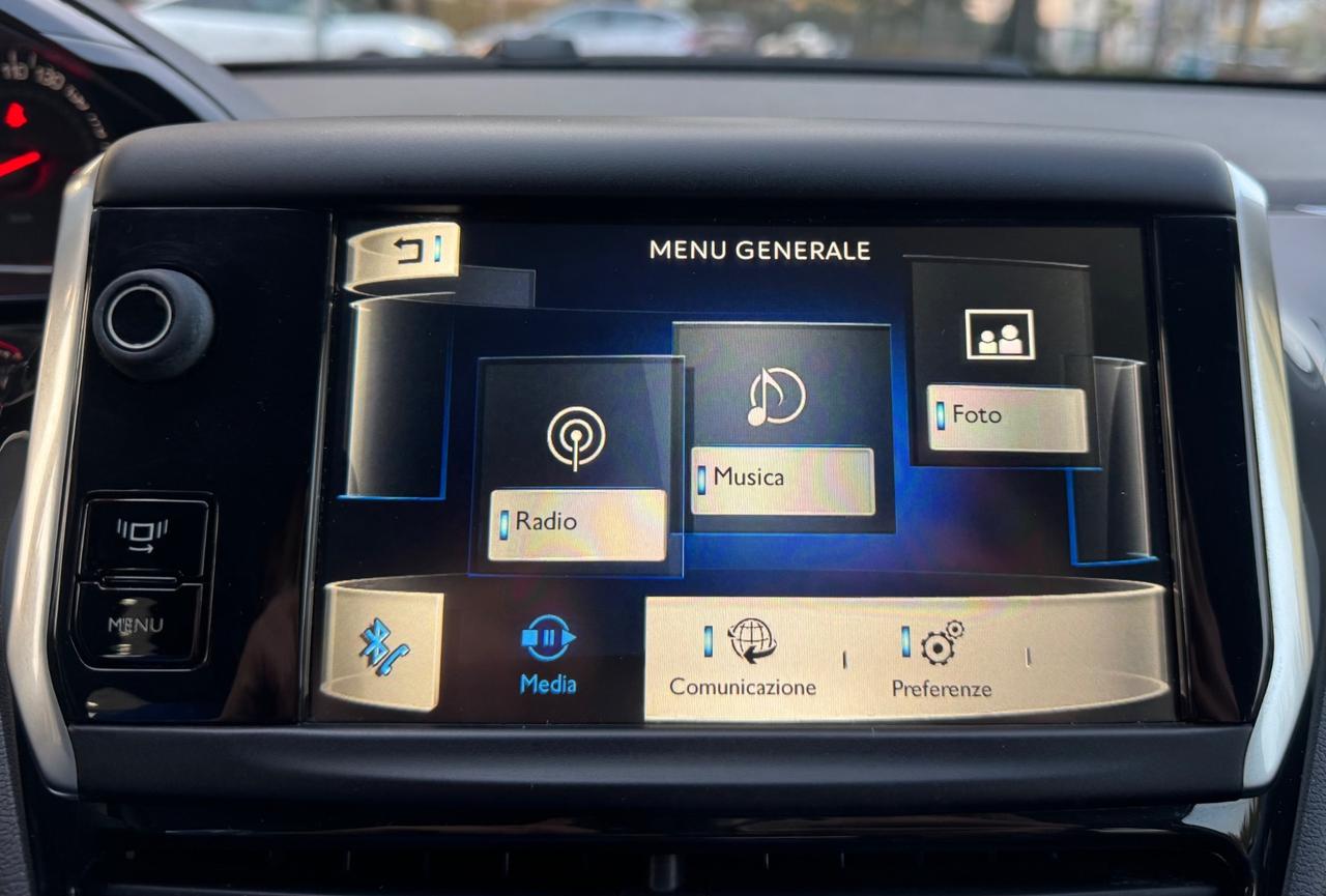 Peugeot 208 1.4 HDi 68 CV 5 porte Allure