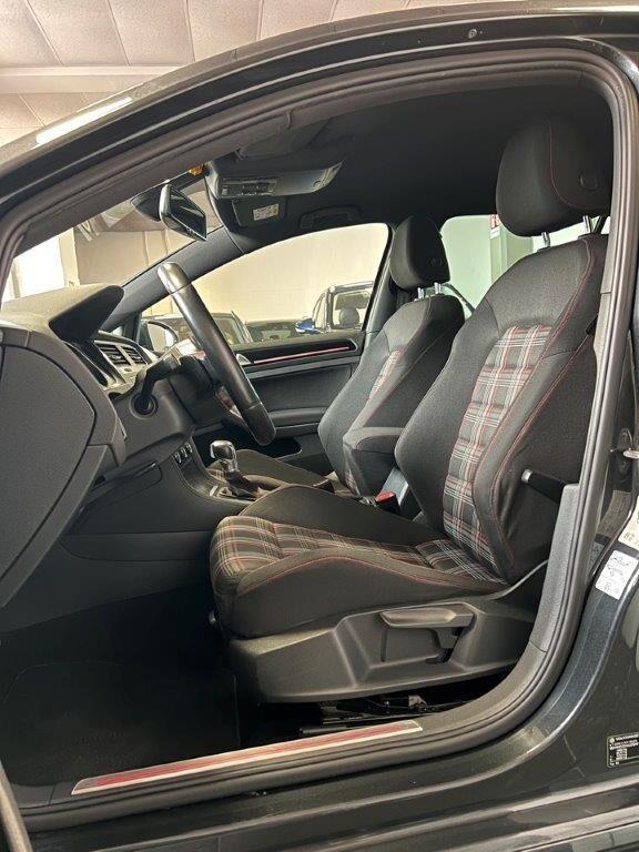 Volkswagen Golf GTI Performance 2.0 TSI DSG 5p