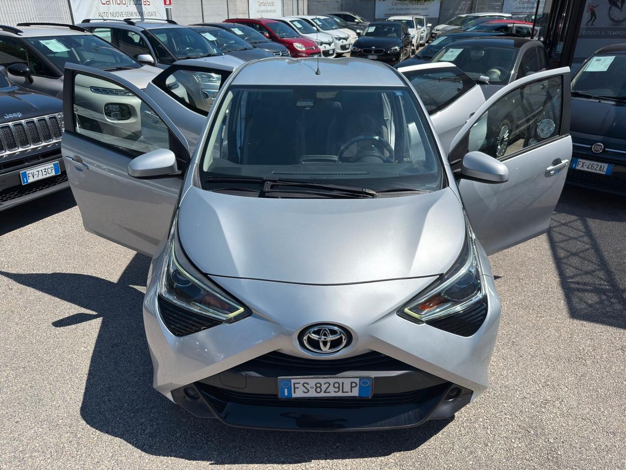Toyota Aygo 1.0 VVT-i 72 CV 5 porte x-play MMT