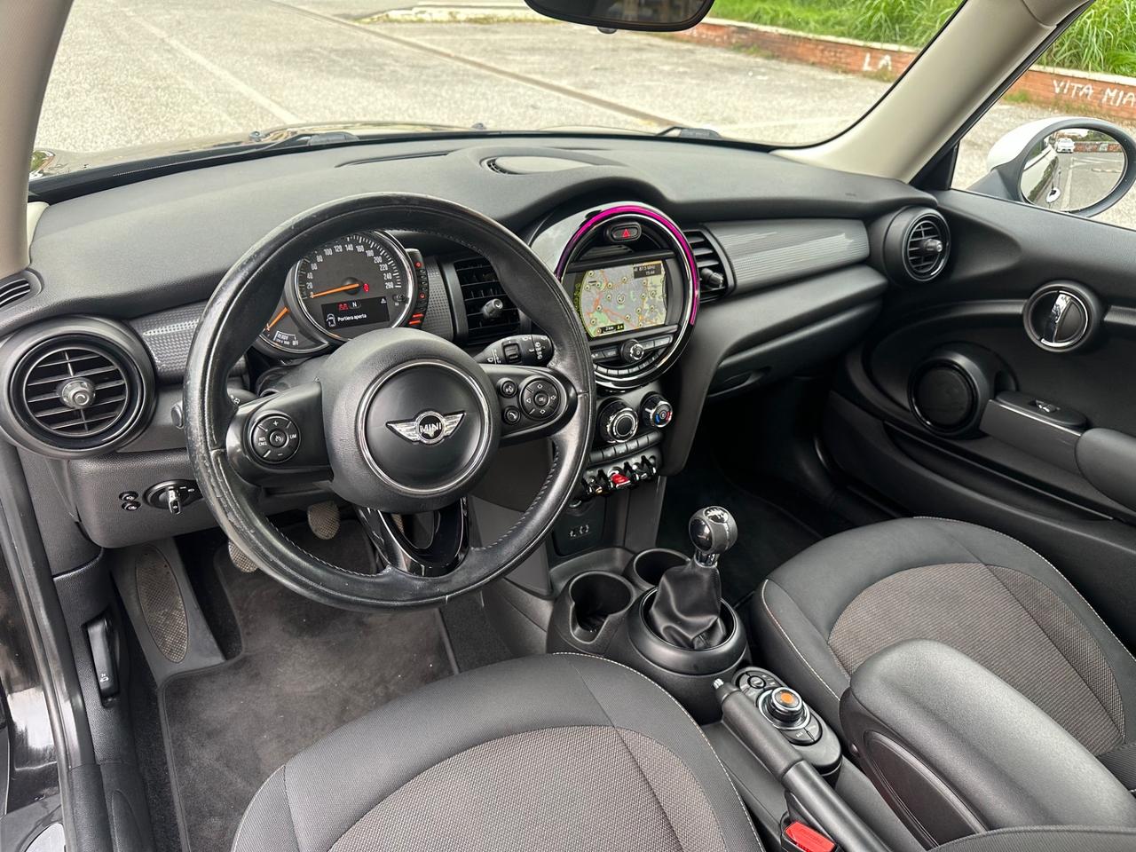 Mini Mini Cooper D 1.5 Hype 3p E6 *Navi