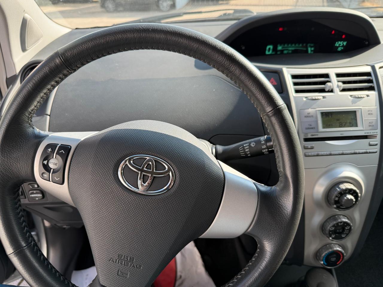 Toyota Yaris 1.0 5 porte