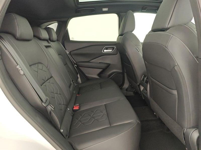 Nissan Qashqai MHEV 158 CV Xtronic Tekna + bicolor Nero +tetto panoramico in vetro