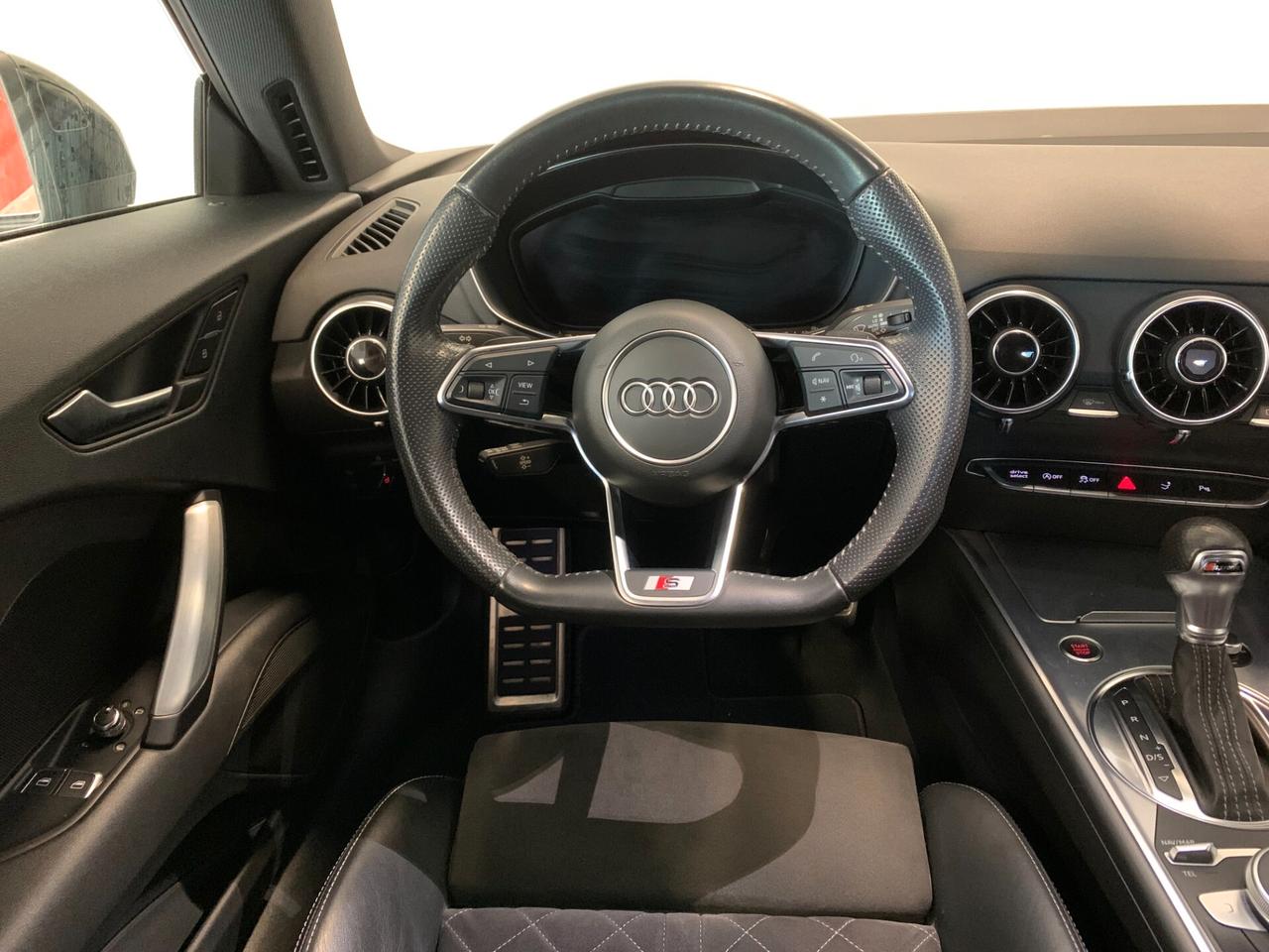 Audi TT Coupé 40 TFSI S tronic S-LINE