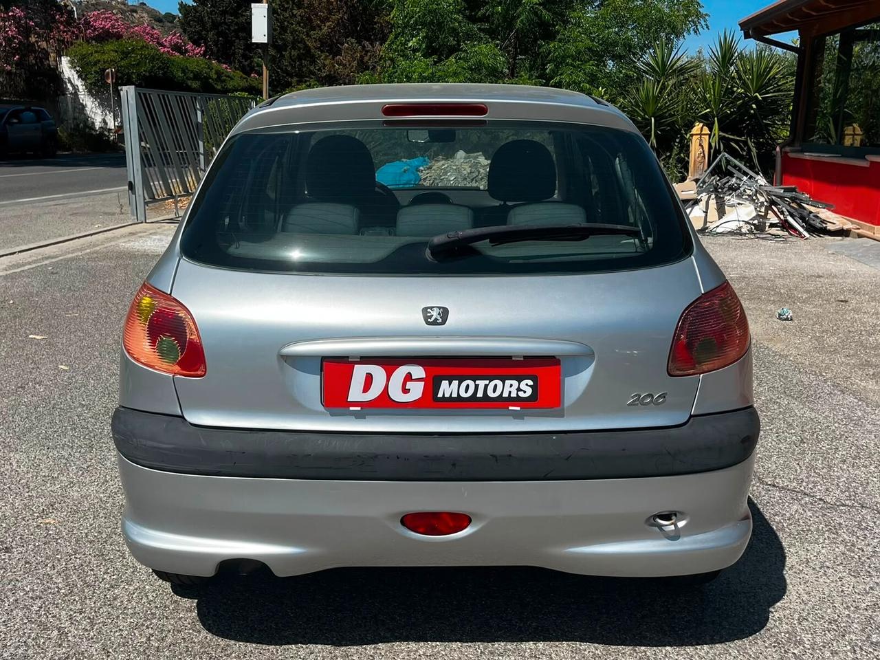 Peugeot 206 1.1 5p. XT