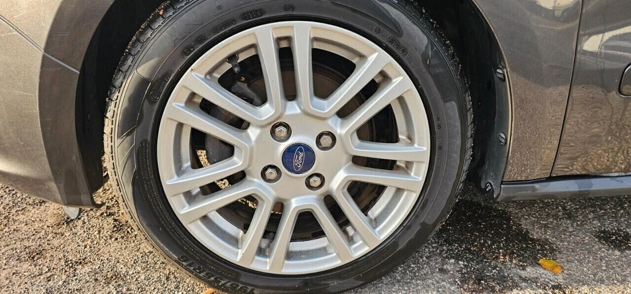 Ford Tourneo Courier 1.5 TDCI 75 CV Plus