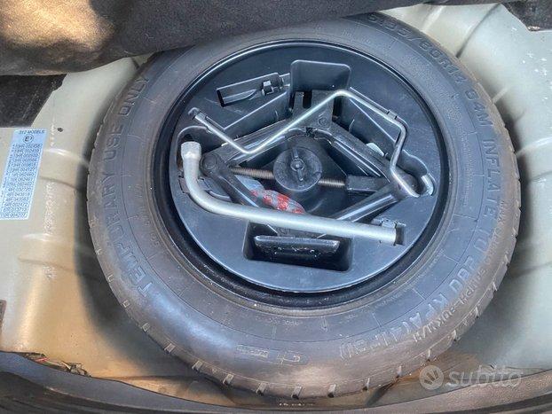 LANCIA YPSILON 1.3MJT 95CV 5 PORTE S&S SILVER.