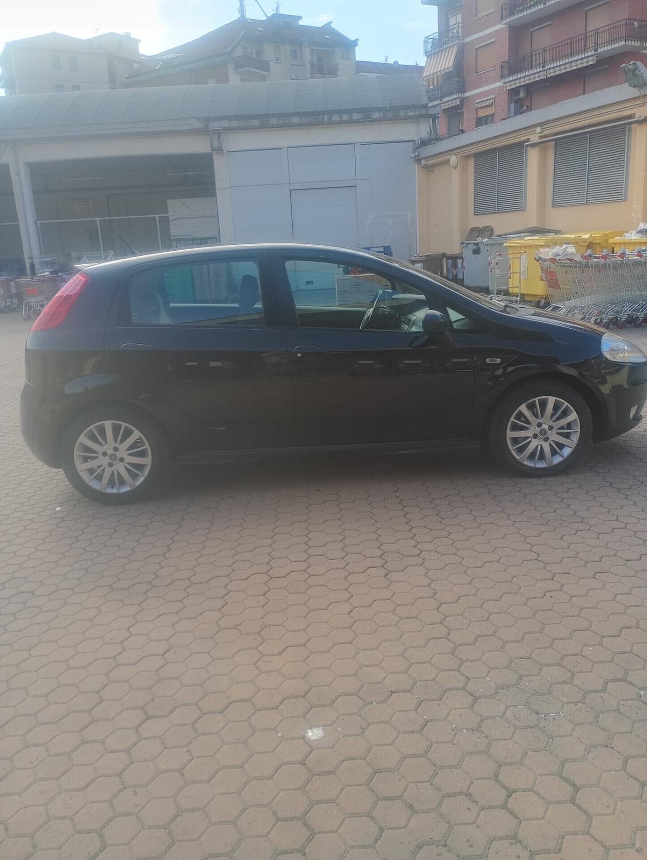 FIAT GRANDE PUNTO - APERTI AD AGOSTO