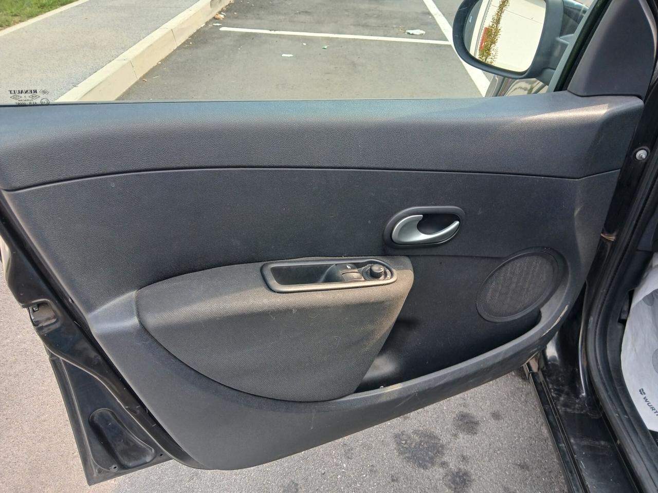 Renault Clio 1.2 16V 5 porte