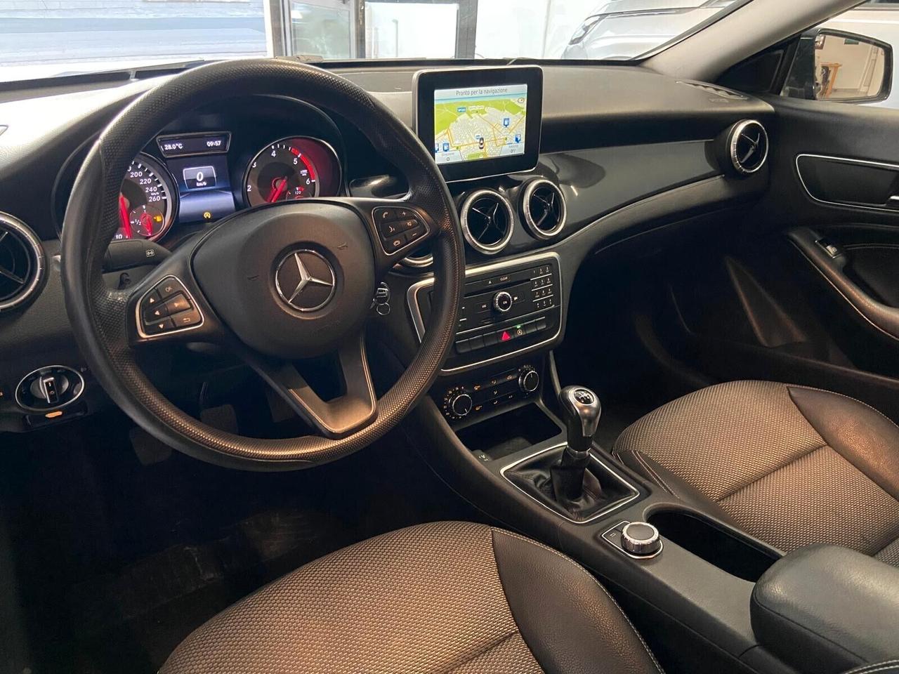 Mercedes-benz CLA 180 Premium Night Edition Pack