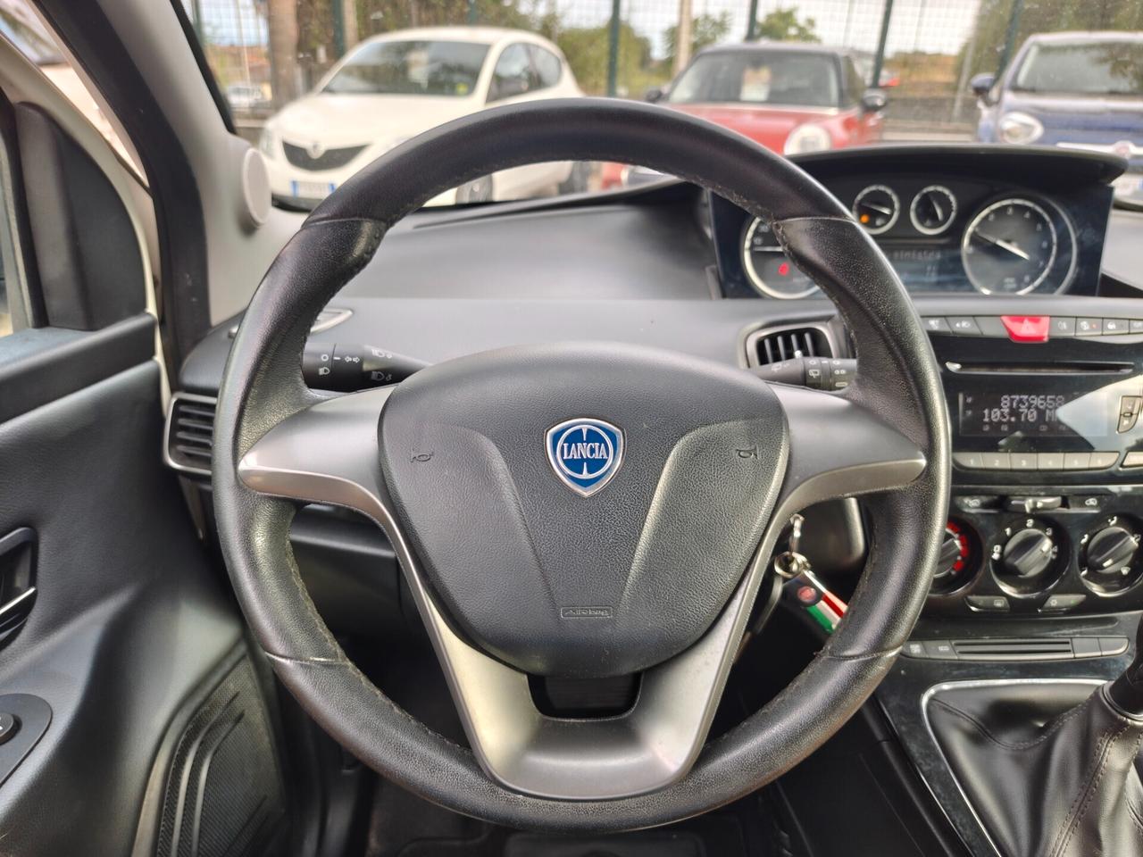 Lancia Ypsilon 0.9 TwinAir 85 CV 5 porte S&S DFN Gold