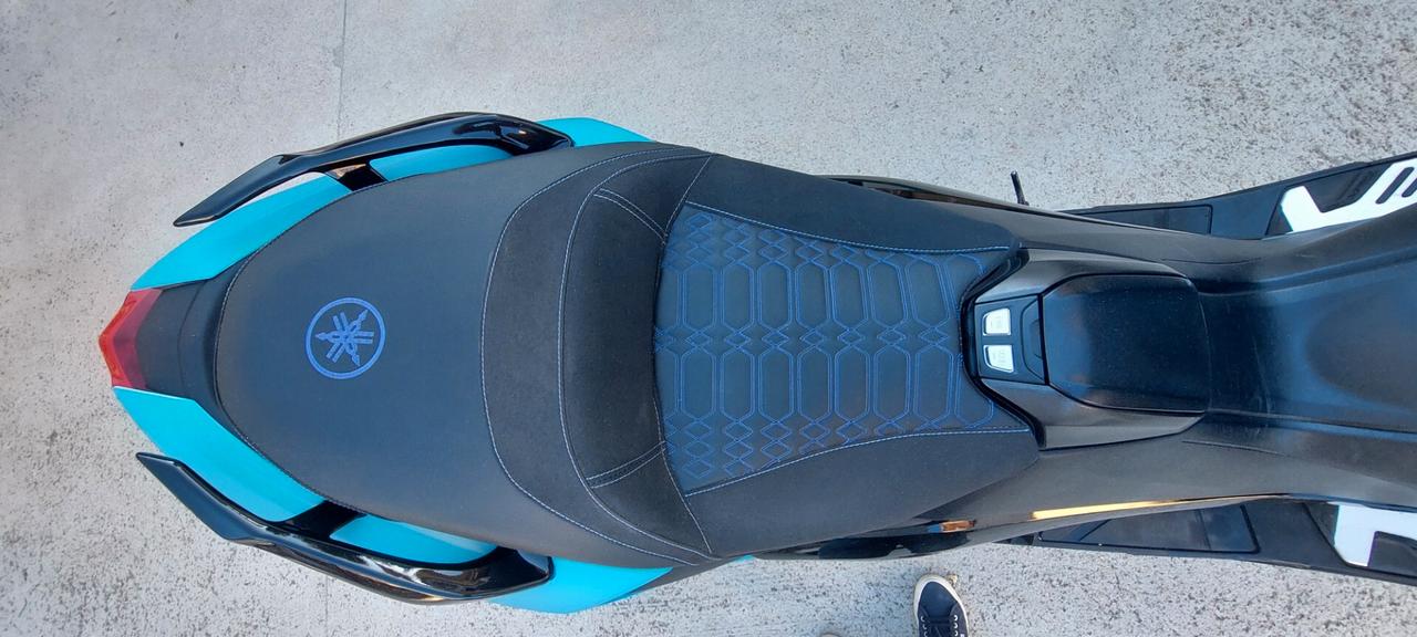 YAMAHA T-MAX 530 DX GOMME NUOVE RULLI CINGHIA USB PORTATELEFONO IMPECCABILE