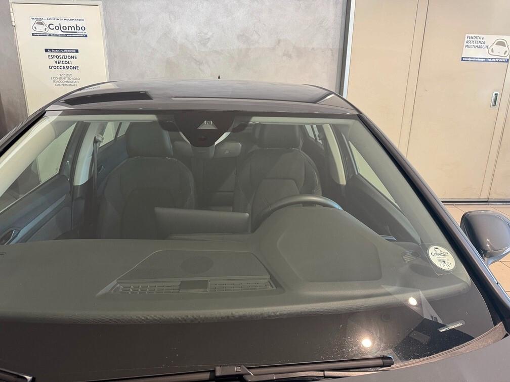 Volkswagen Golf 2.0 tdi Style 150cv dsg Led App conn Cam 17"