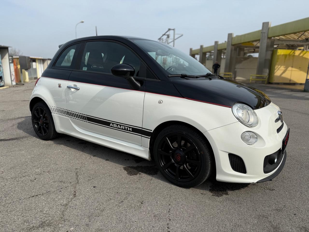 Abarth 500 1.4 Turbo T-Jet Custom
