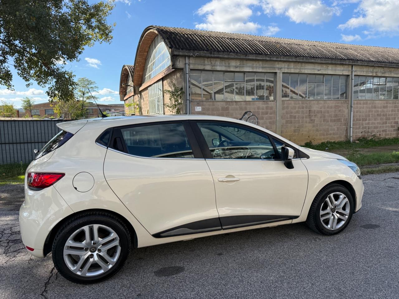 Renault Clio 1.2 75CV 5 porte Intens
