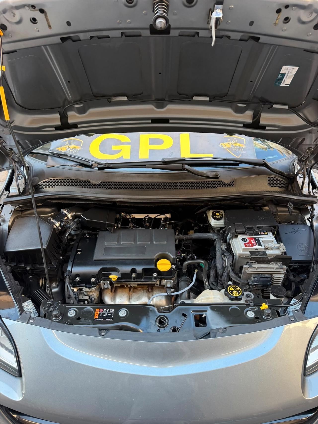 Opel Corsa 1.4 90CV GPL Tech Coupé Innovation
