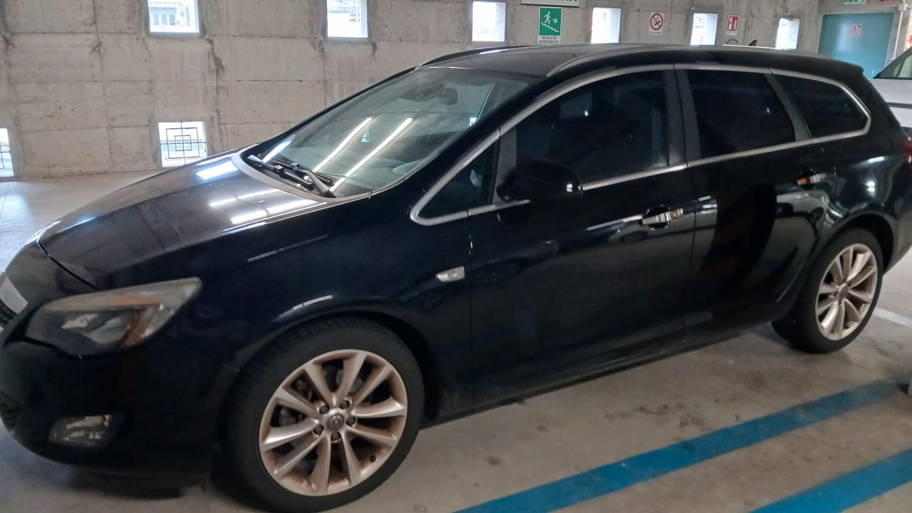Opel Astra 2.0 CDTI 165CV Sports Tourer Cosmo