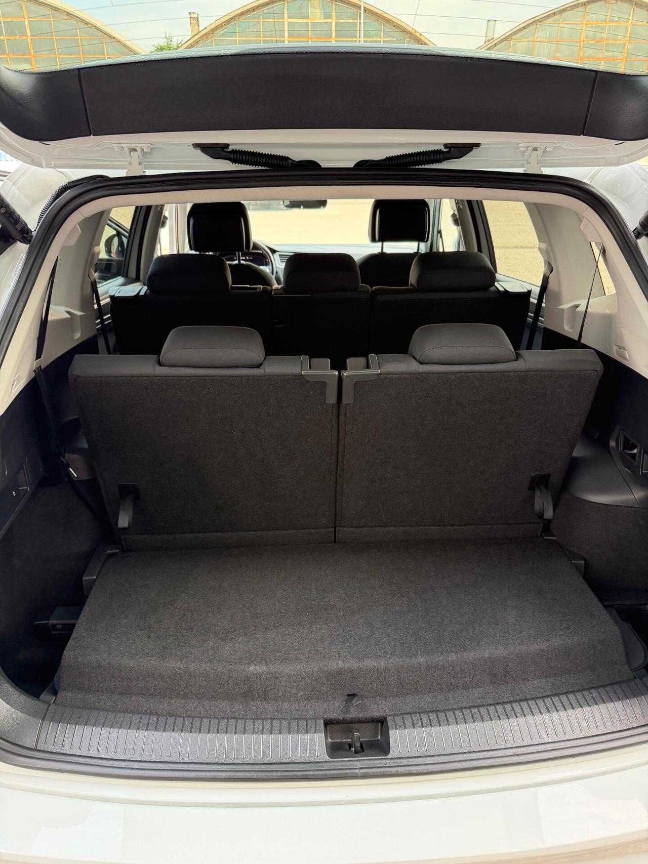 Volkswagen Tiguan Allspace 2.0 TDI SCR DSG 4MOTION Life 7 posti