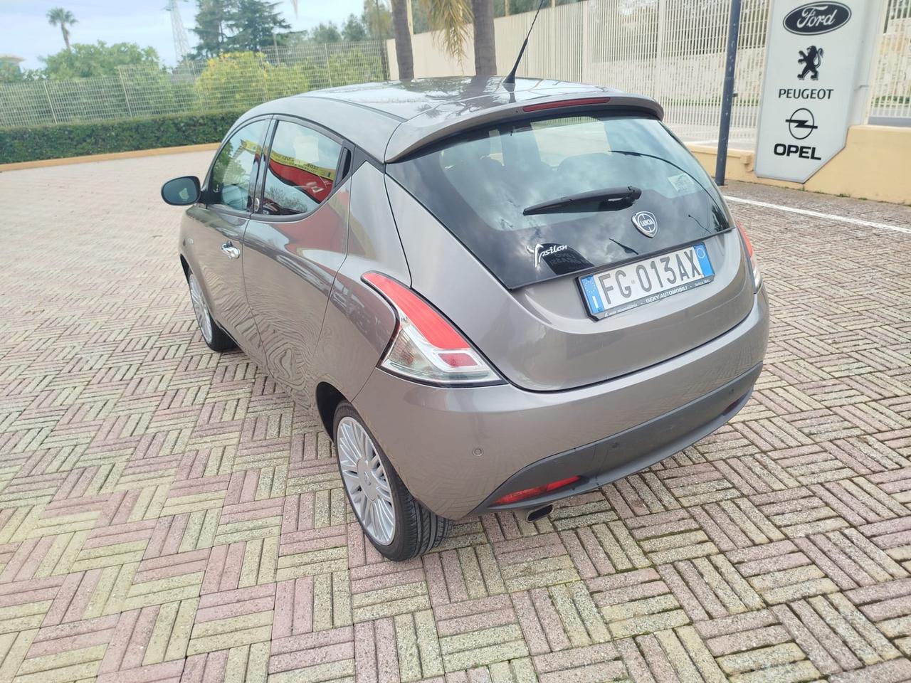 Lancia Ypsilon 1.2 69 CV 5 porte GPL Ecochic Gold