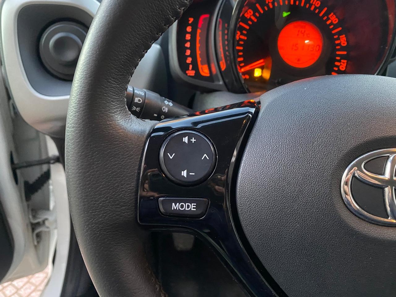 Toyota Aygo 1.0 VVT-i 69 CV 5 porte x-clusiv