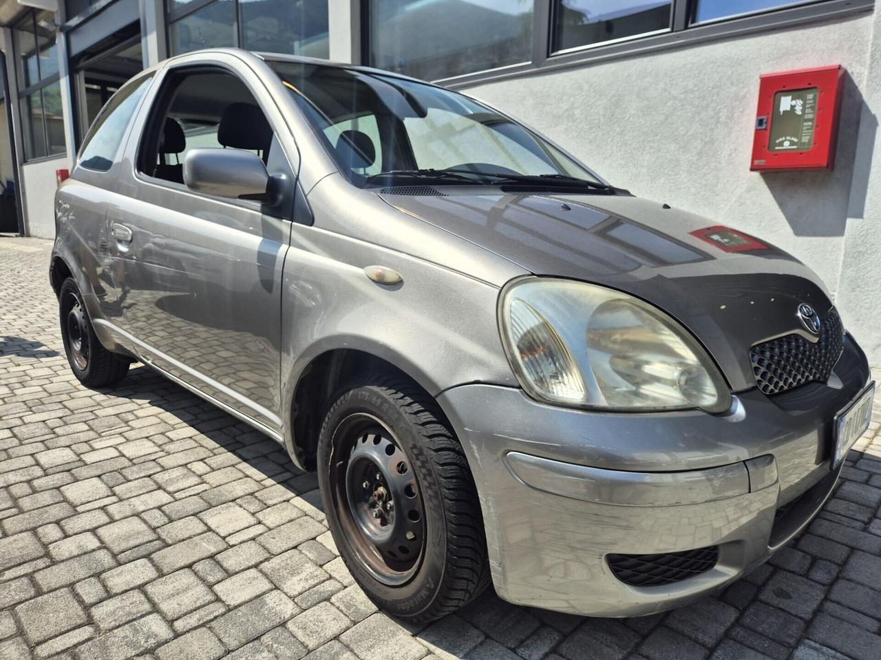 Toyota Yaris 1.0i 16V 3 porte