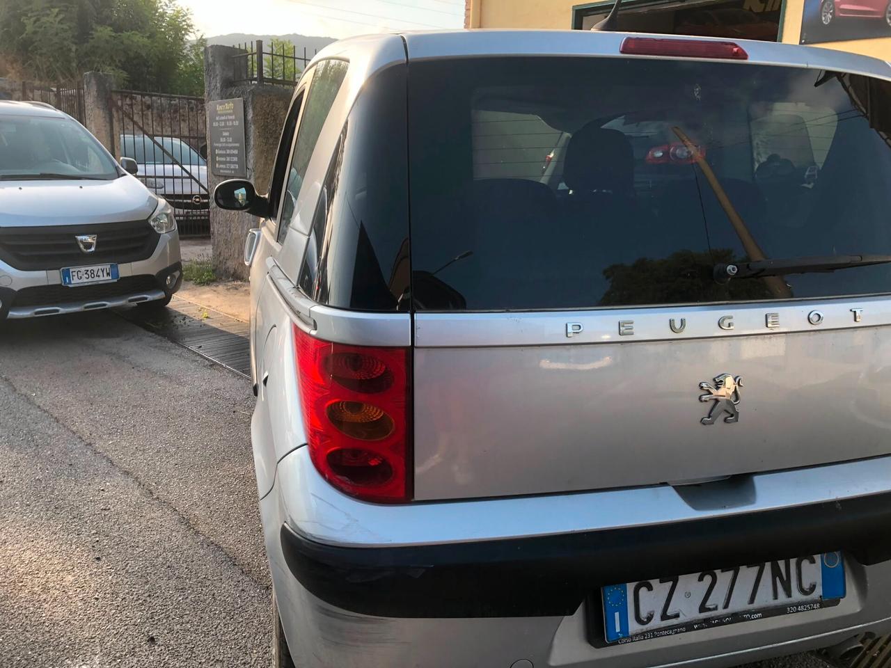 Peugeot 1007 1.4 Happy