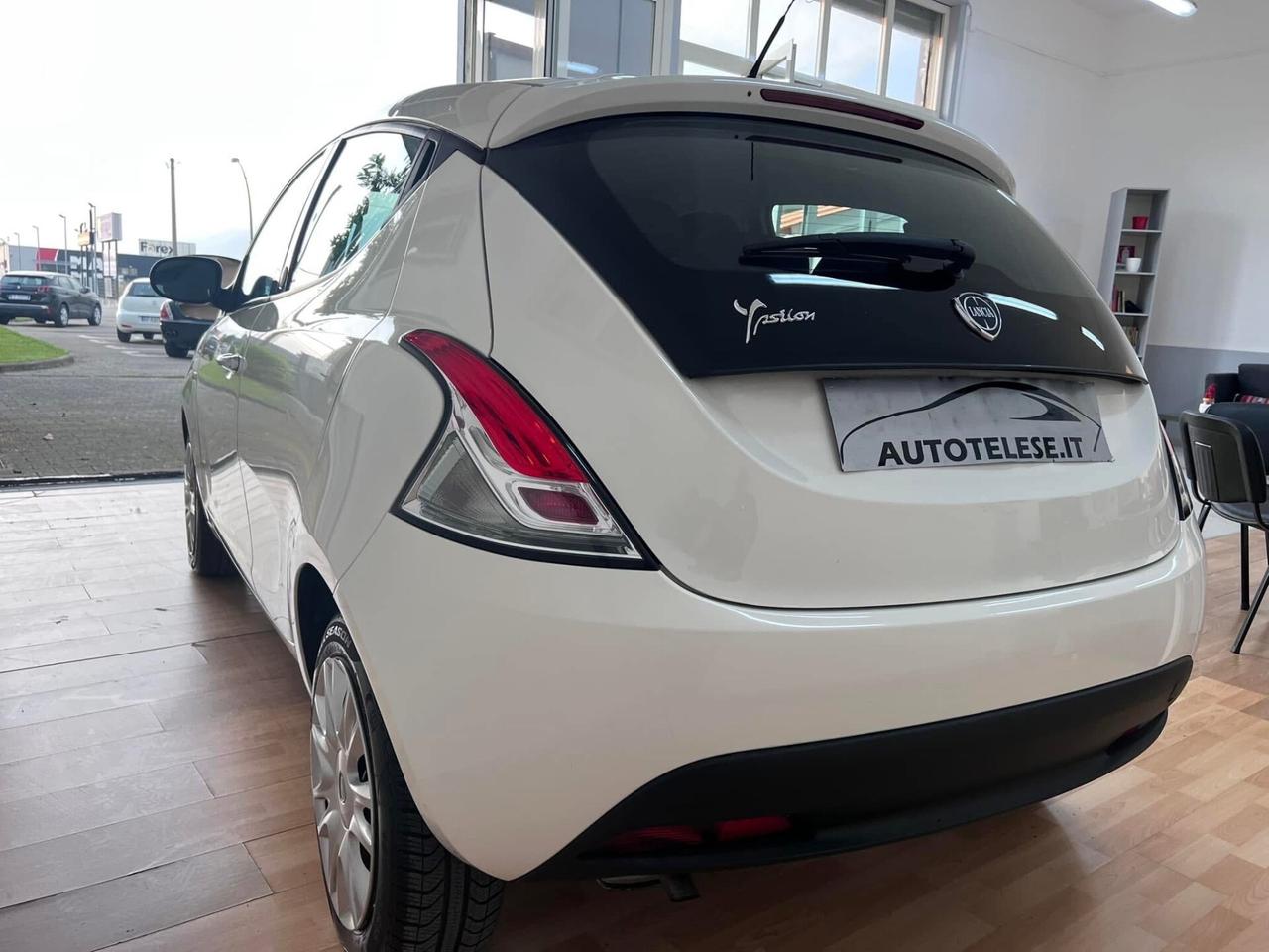 Lancia Ypsilon 1.2 69 CV 5 porte GPL Ecochic Silver