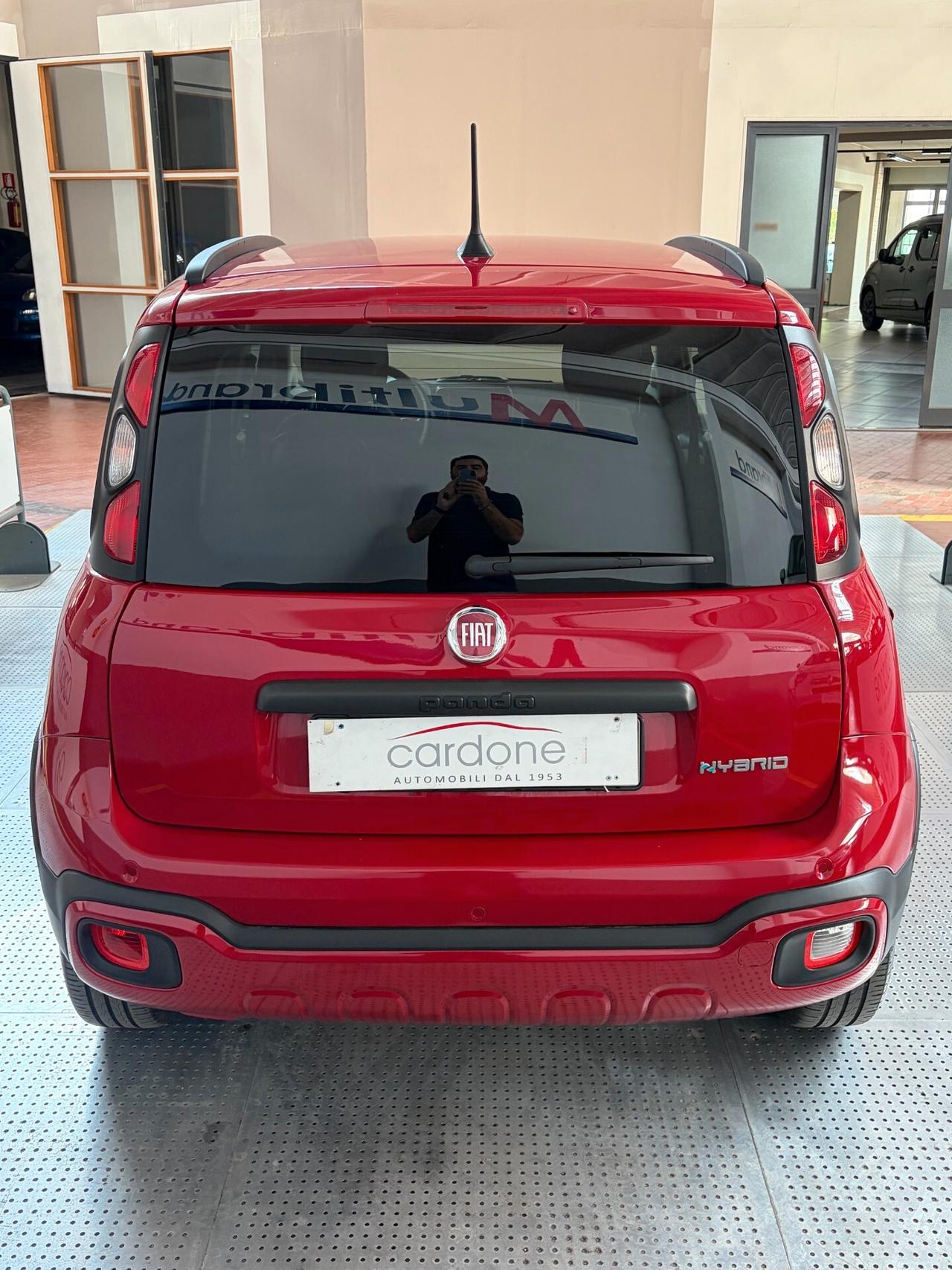 FIAT PANDA 1.0 HYBRID CROSS (25.000 KM!)