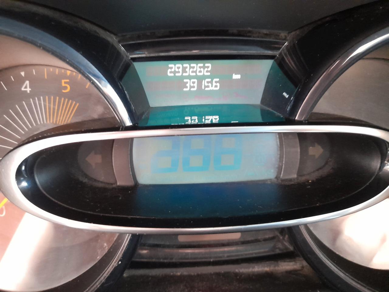Renault Clio 1.5 DCI AUTOCARRO 2 POSTI