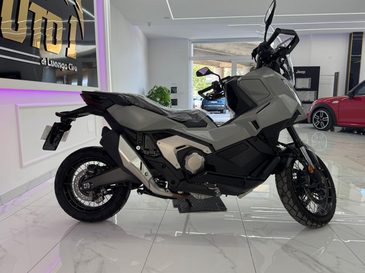 Honda X-ADV 750 Special Color