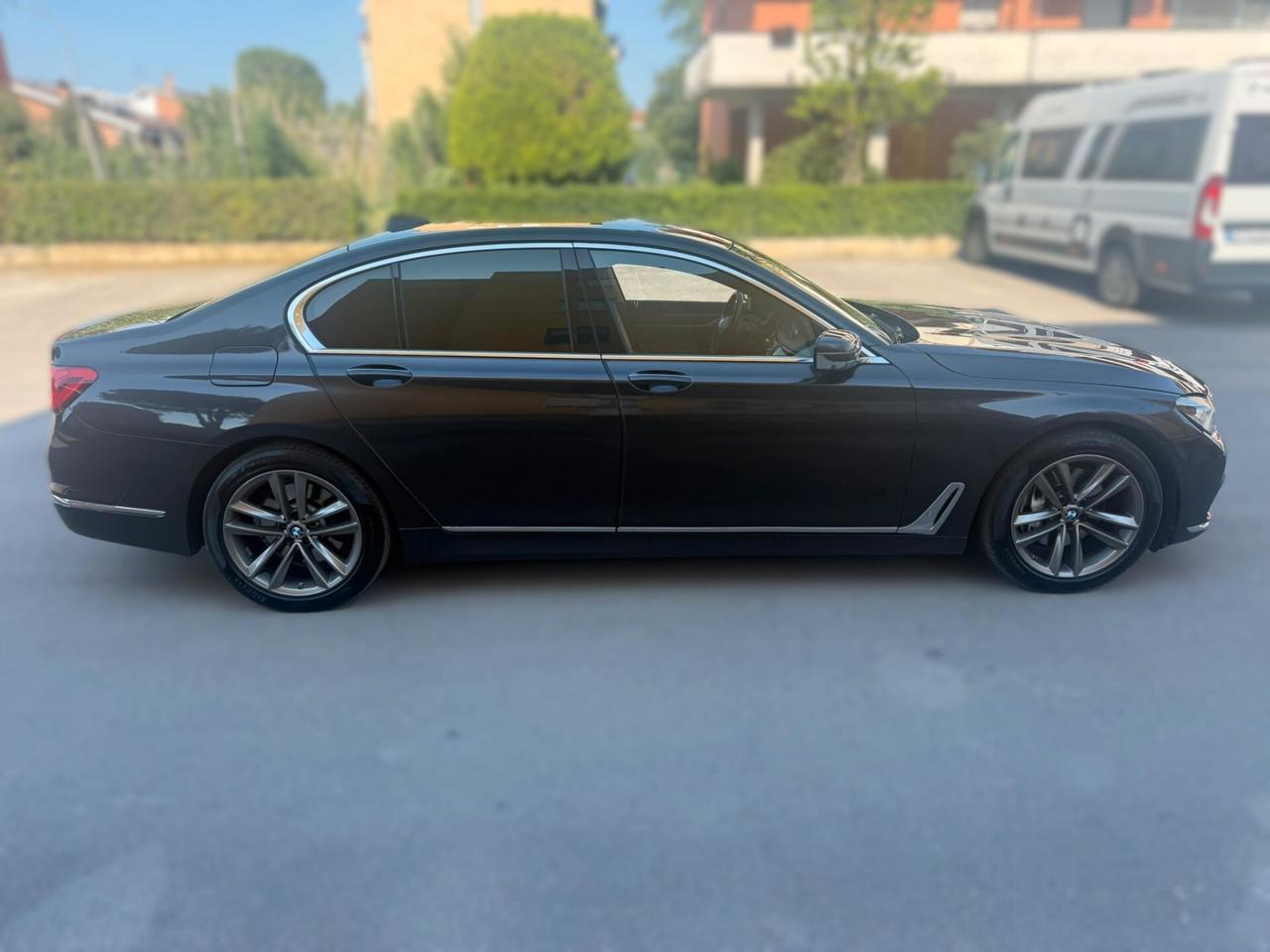 BMW 730 3.0 D 2017 12 MESI DI GARANZIA