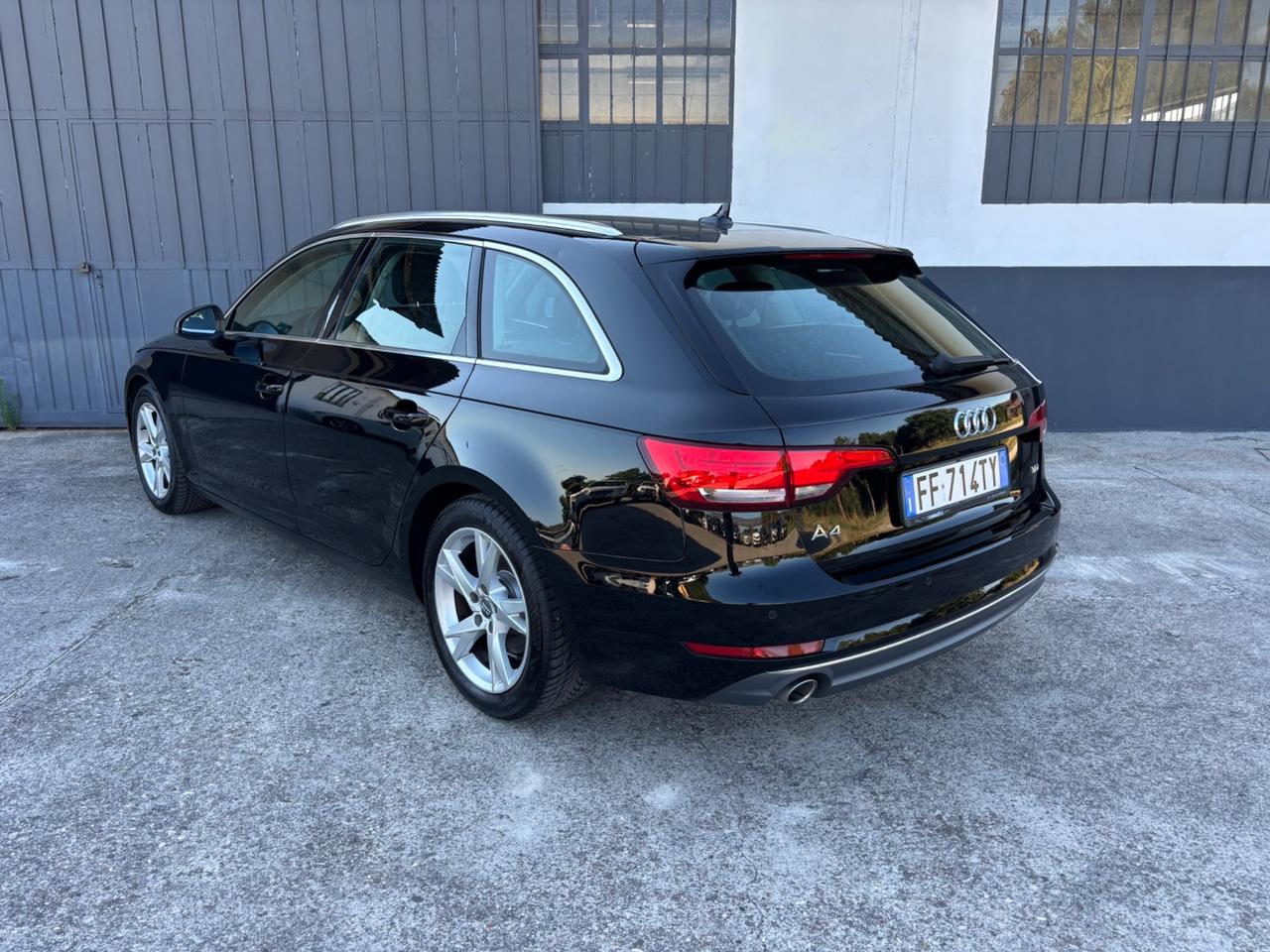 Audi A4 Avant 2.0 TDI 150 CV ultra Sport. Garanzia