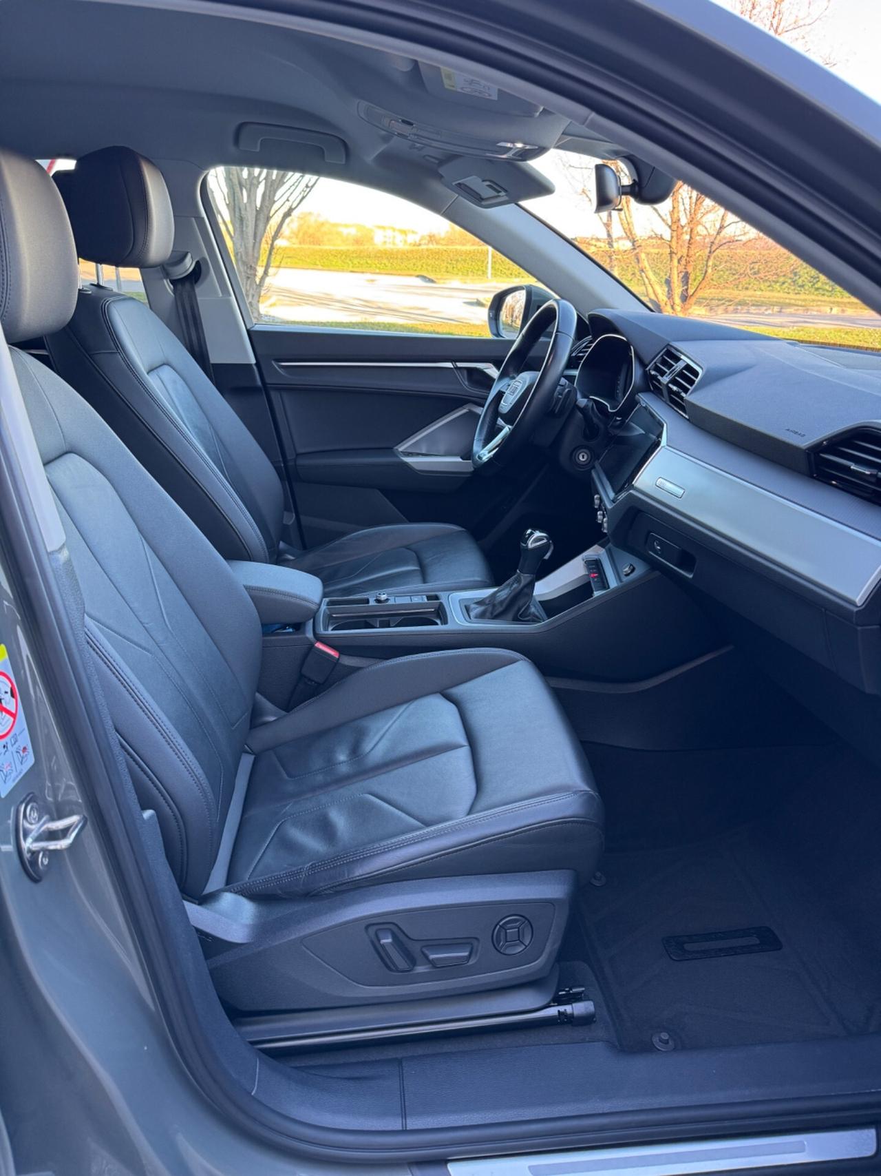 Audi Q3 35 TFSI S tronic Business