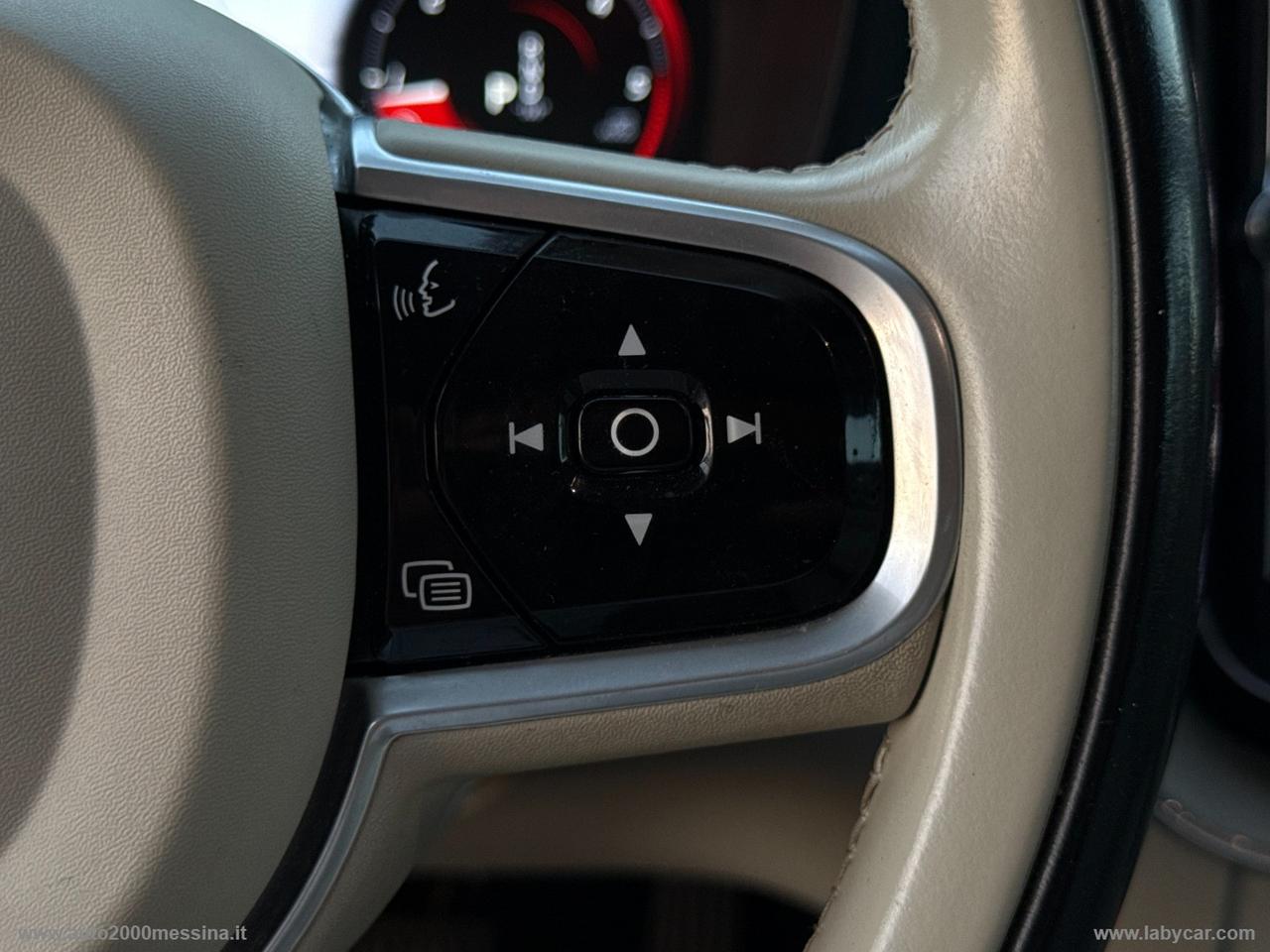 VOLVO XC60 B4 AWD GEARTRONIC INSCRIPTION