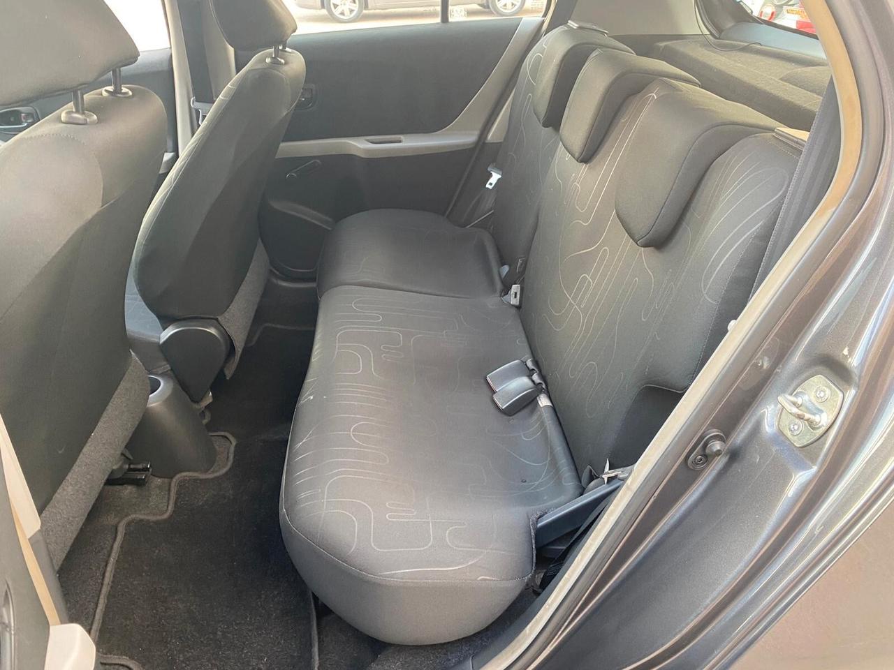 Toyota Yaris 1.0benz 5 porte 69cv restyling full 2011