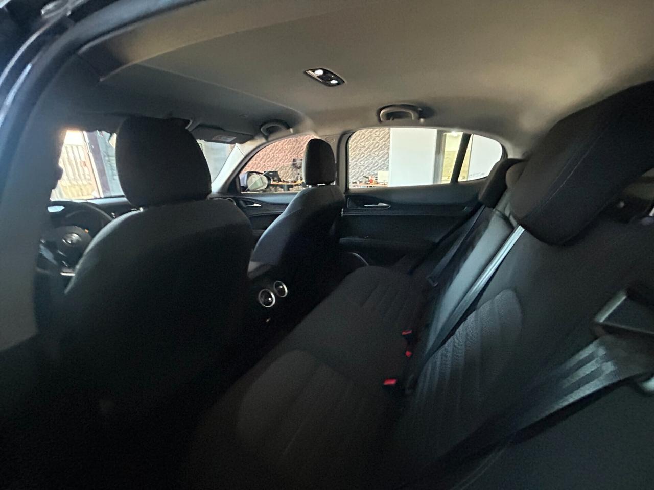 Alfa Romeo Stelvio 2.2 Turbodiesel 160 CV AT8 RWD Business