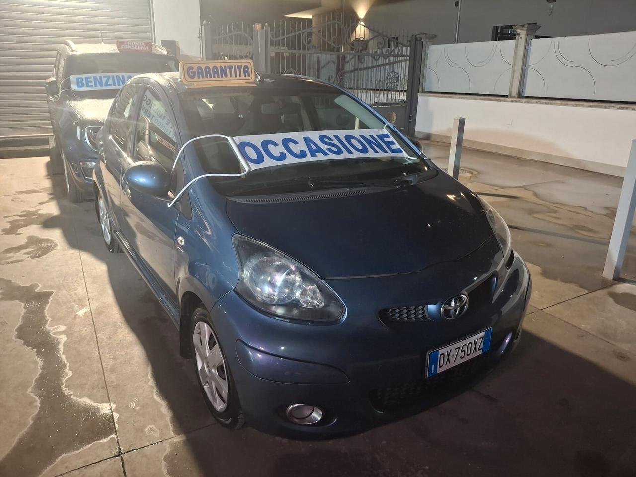 Toyota Aygo 1.0 12V VVT-i 5 porte Sol