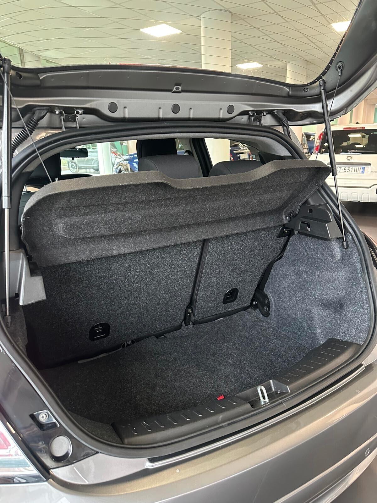 Lancia Ypsilon 1.0 FireFly 5 porte S&S Hybrid Platino