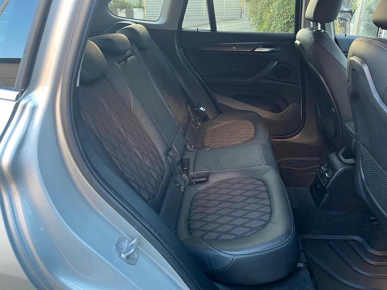 Bmw X1 sdrive18d xLine AUTOM. LED/NAVI/PELLE PERFETTA